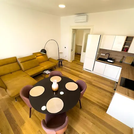 Apartman Center Póla
