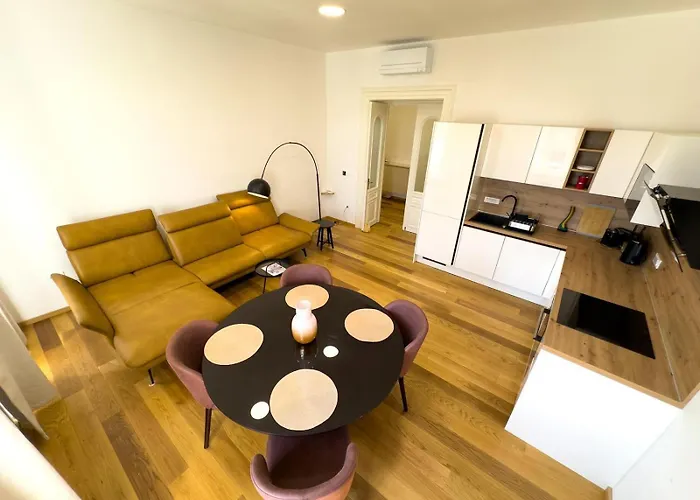 Apartman Center Póla