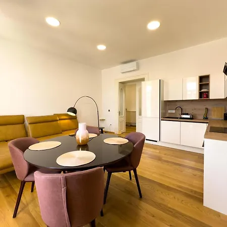 Center Apartment