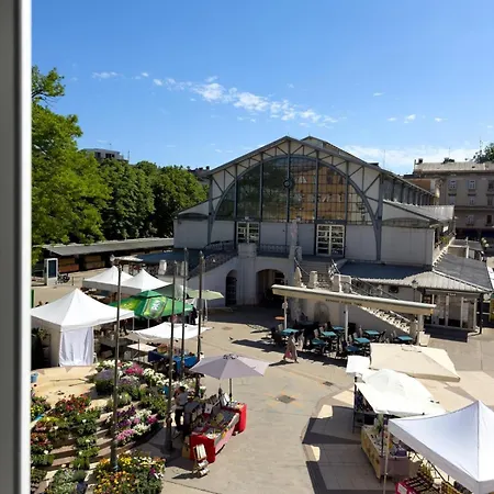 アパート Center プーラ