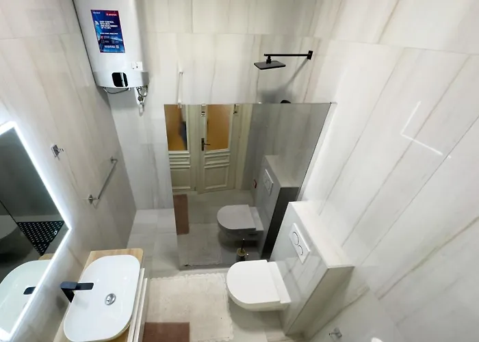 アパート Center *