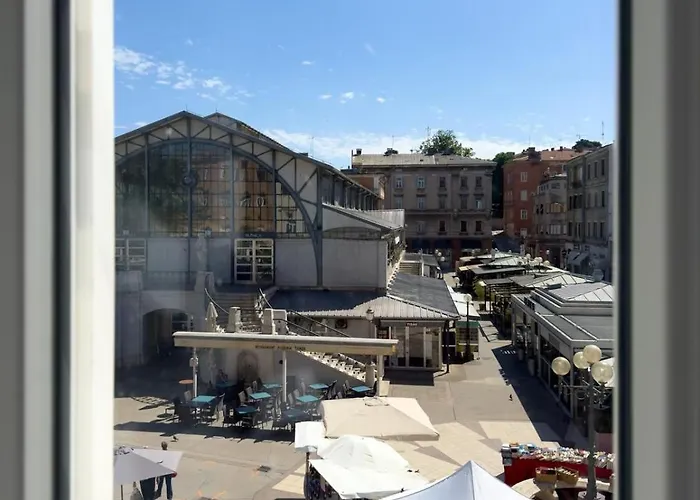 Center アパート プーラ