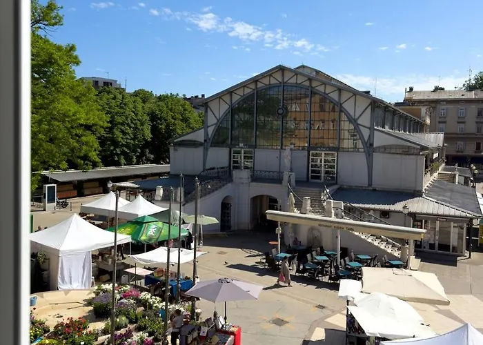 アパート Center プーラ